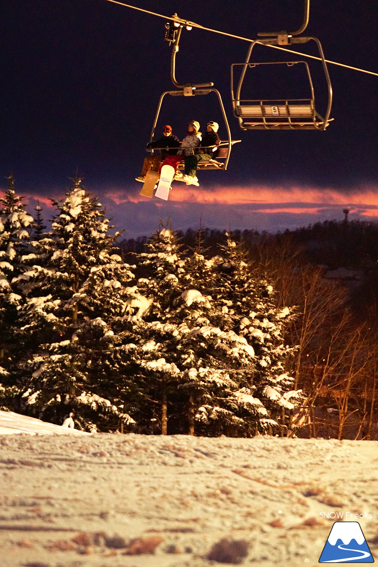 記録的大雪となった夕張マウントレースイは、午後からでもパウダー天国!!